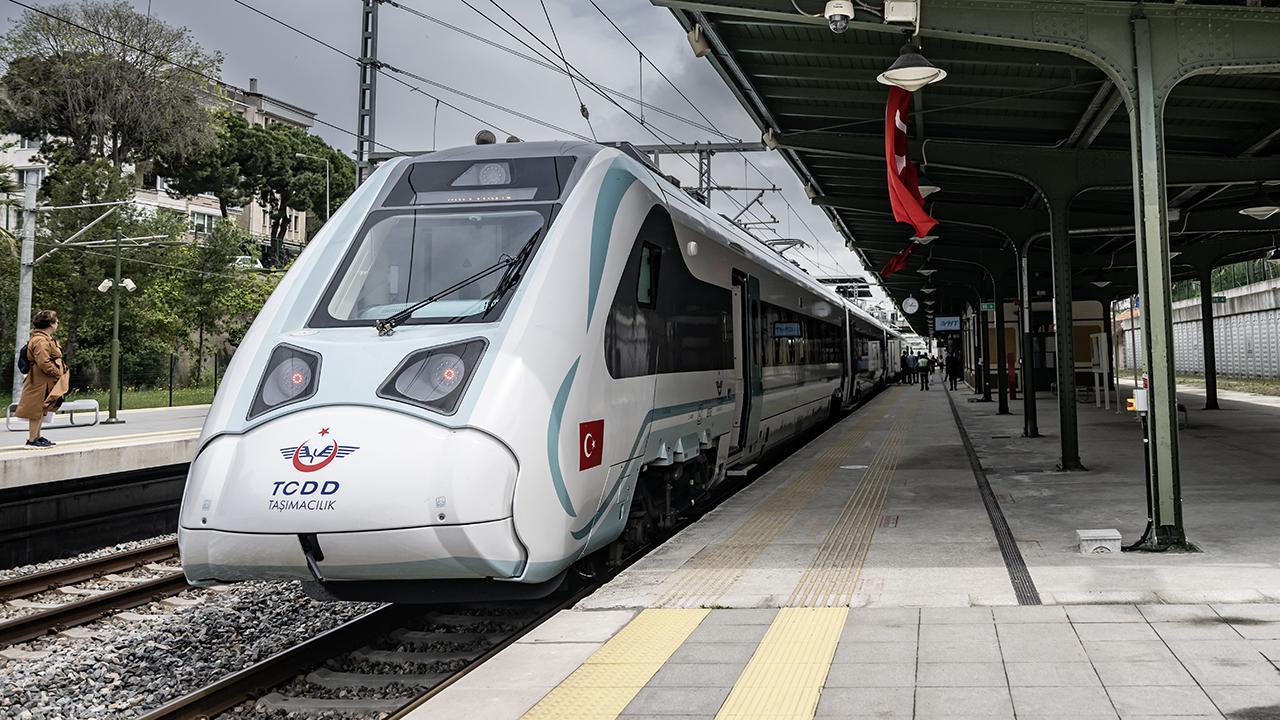 MİLLİ ELEKTRİKLİ TREN YOLCULUĞU BU AKŞAM BAŞLIYOR