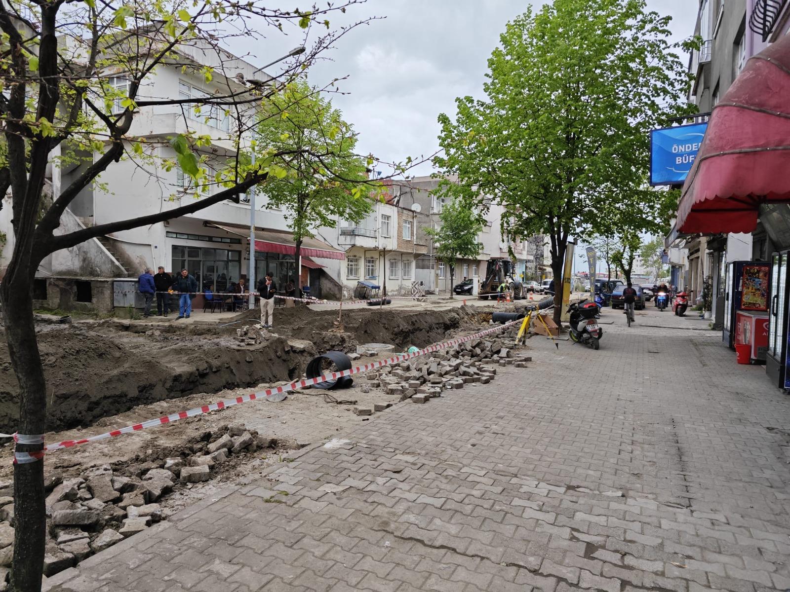 Büyükşehi̇r, Ünye’ni̇n İçme Suyu Ve Kanali̇zasyon Soruna Neşter Vurdu (2)